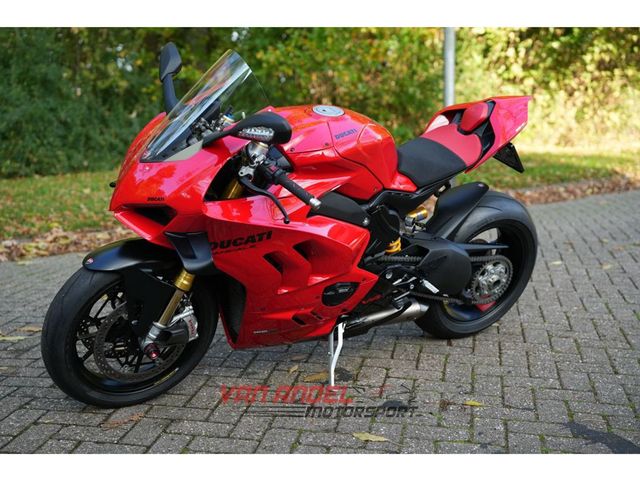 ducati - panigale-v4-s