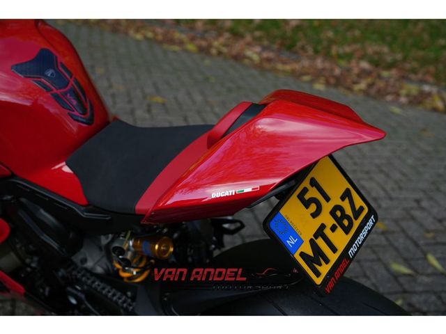 ducati - panigale-v4-s