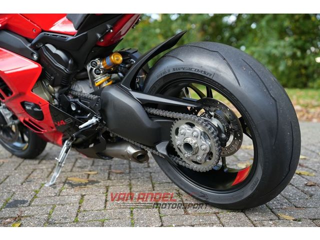 ducati - panigale-v4-s