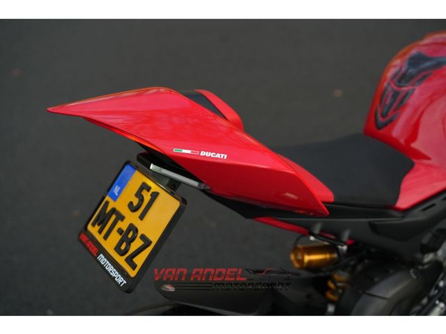 ducati - panigale-v4-s