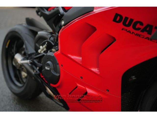ducati - panigale-v4-s