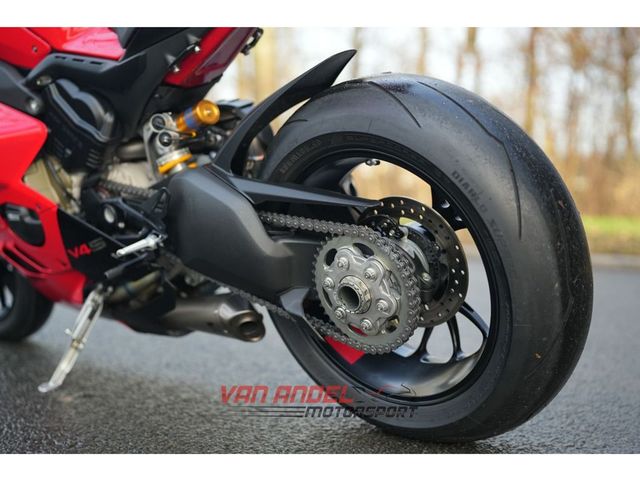 ducati - panigale-v4-s