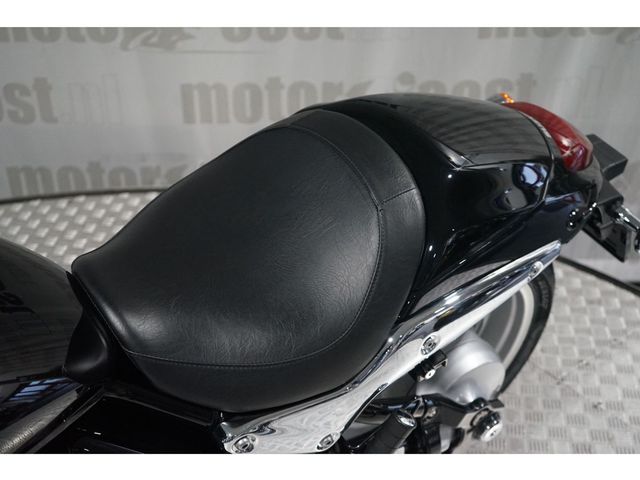 suzuki - vz-1600-marauder