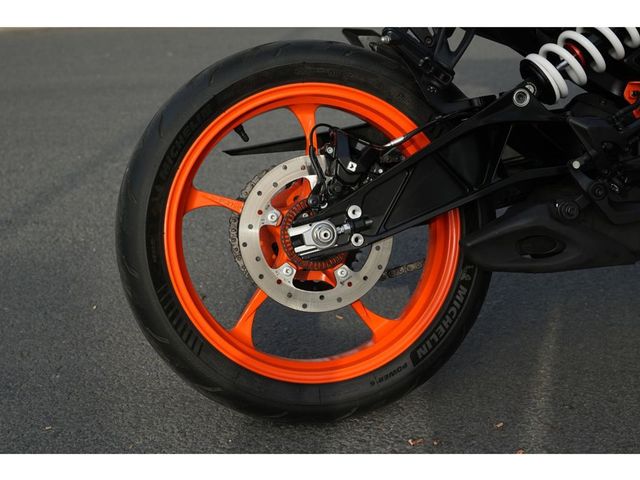 ktm - 390-duke-abs