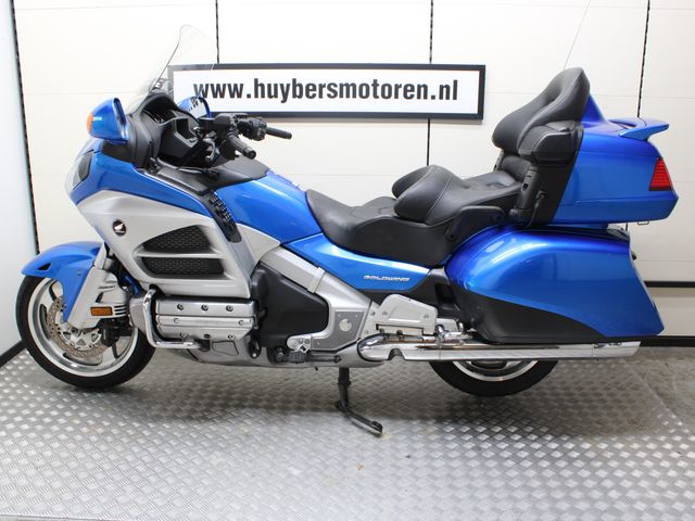 honda - gl-1800-goldwing-abs