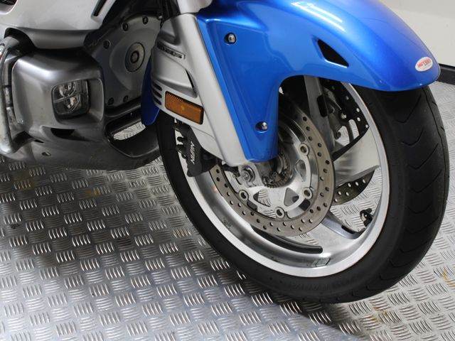 honda - gl-1800-goldwing-abs