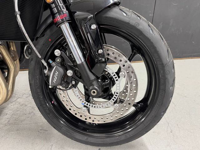triumph - trident-660