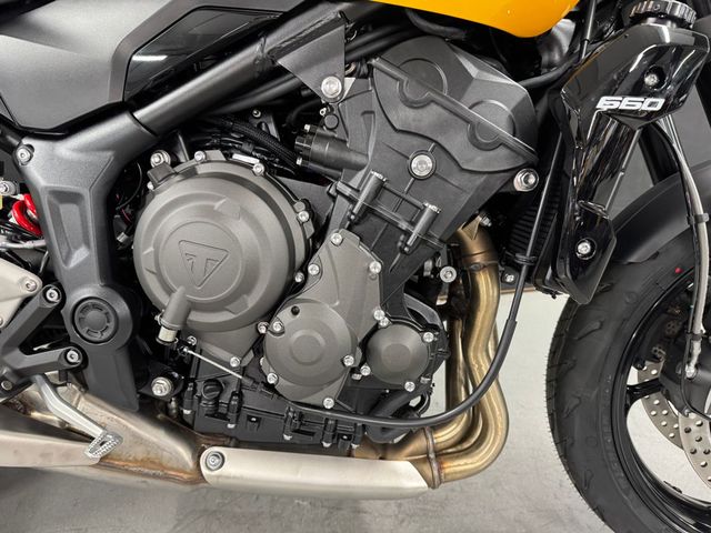 triumph - trident-660