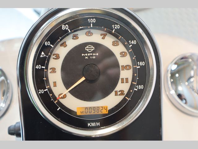harley-davidson - softail-deluxe-flstni