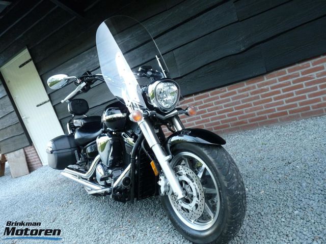 yamaha - xvs-1300-a-midnight-star
