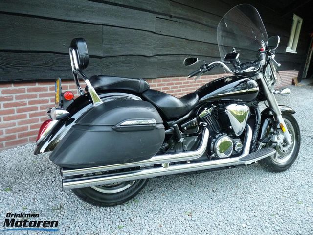 yamaha - xvs-1300-a-midnight-star