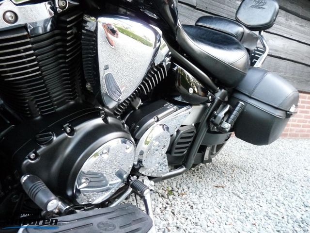yamaha - xvs-1300-a-midnight-star