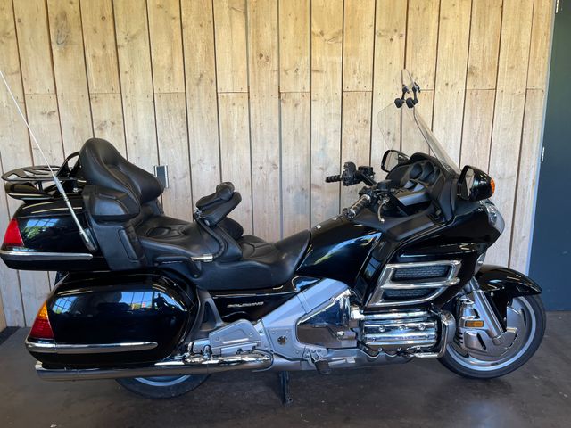 honda - gl-1800-goldwing-abs