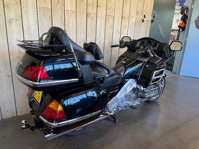 honda - gl-1800-goldwing-abs