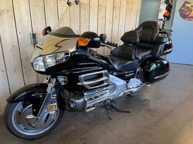 honda - gl-1800-goldwing-abs