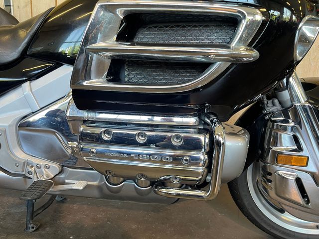 honda - gl-1800-goldwing-abs