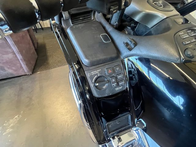 honda - gl-1800-goldwing-abs