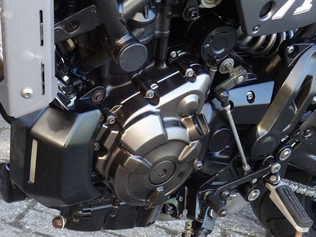 yamaha - xsr-700-abs