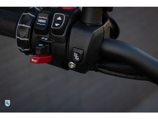 bmw - r-1300-gs-triple-black