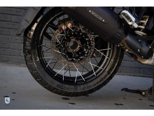 bmw - r-1300-gs-triple-black