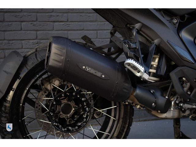 bmw - r-1300-gs-triple-black