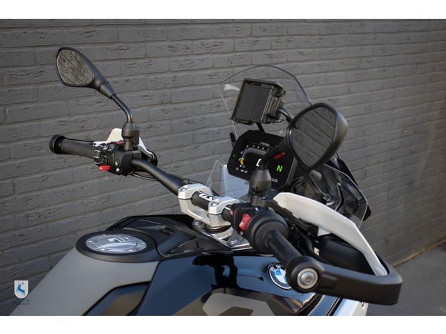 bmw - r-1300-gs-triple-black