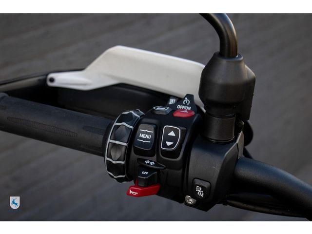 bmw - r-1300-gs-triple-black