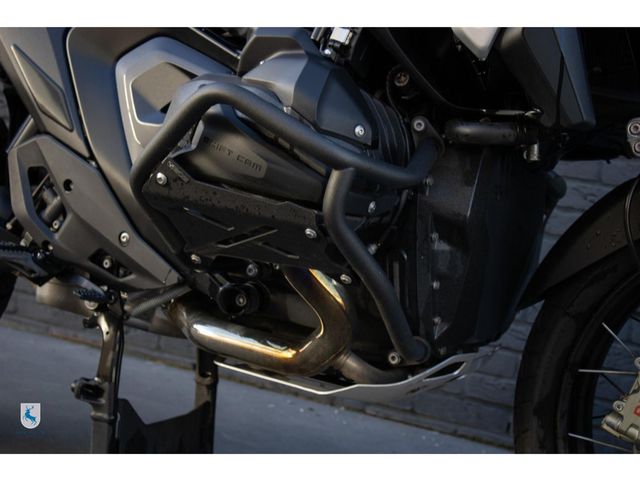 bmw - r-1300-gs-triple-black