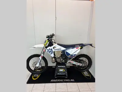HUSQVARNA TE 300i – foto 4
