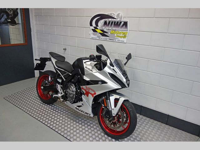 suzuki - gsx-8r