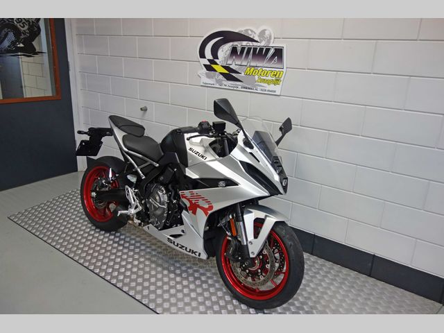 suzuki - gsx-8r