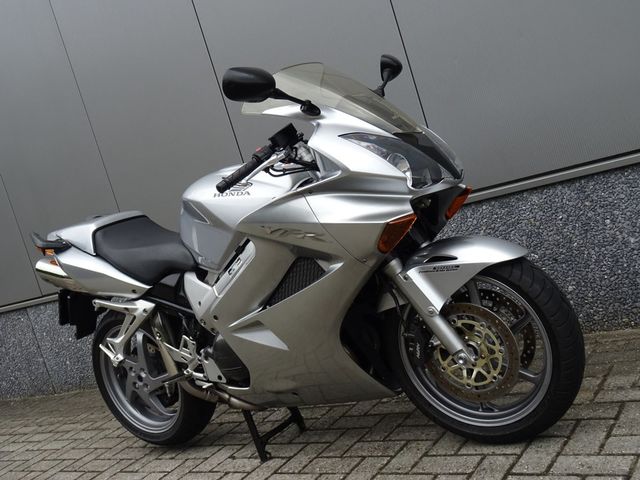 honda - vfr-800-fi-vtec