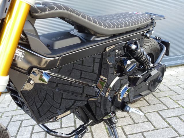 bmw - ce-02