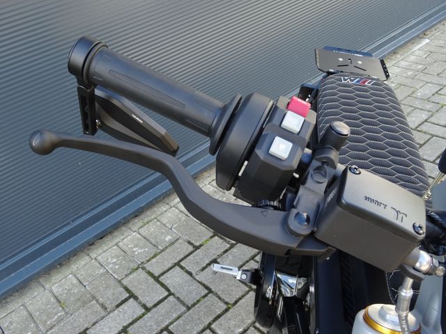 bmw - ce-02