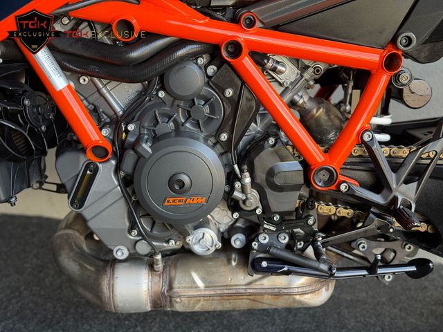 ktm - 1290-super-duke-r