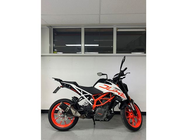 ktm - 390-duke