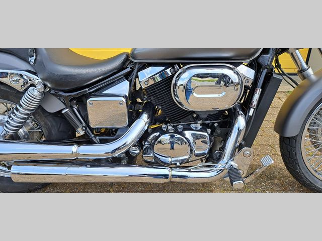 honda - vt-750--dc-black-widow