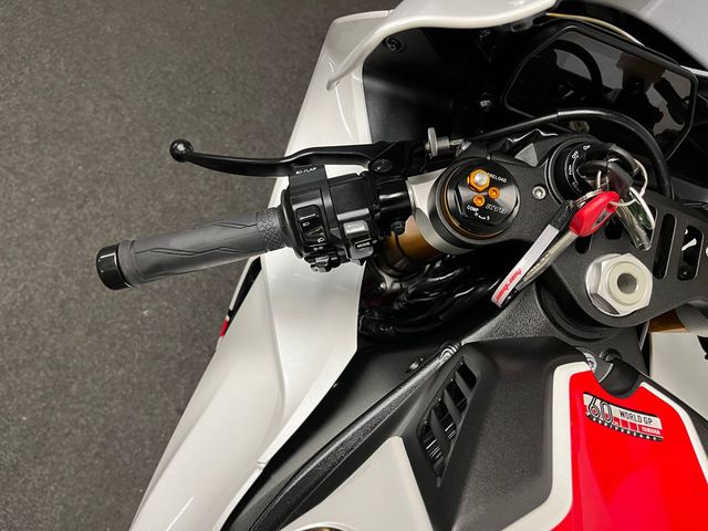 yamaha - yzf-r1-60th-anniversary