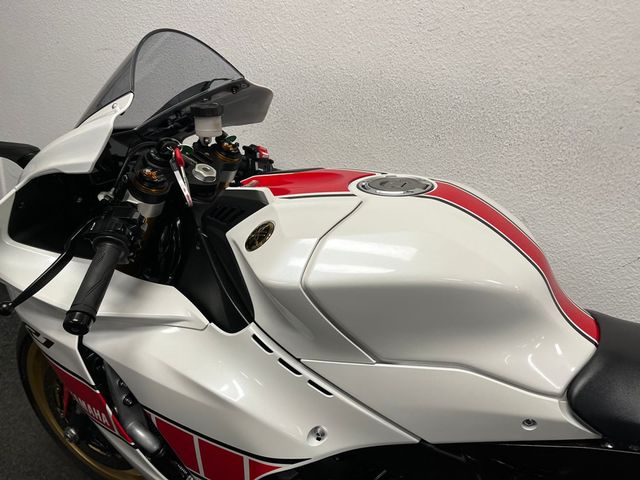 yamaha - yzf-r1-60th-anniversary