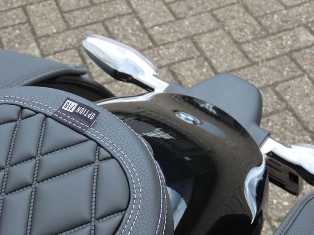 bmw - r-18-classic