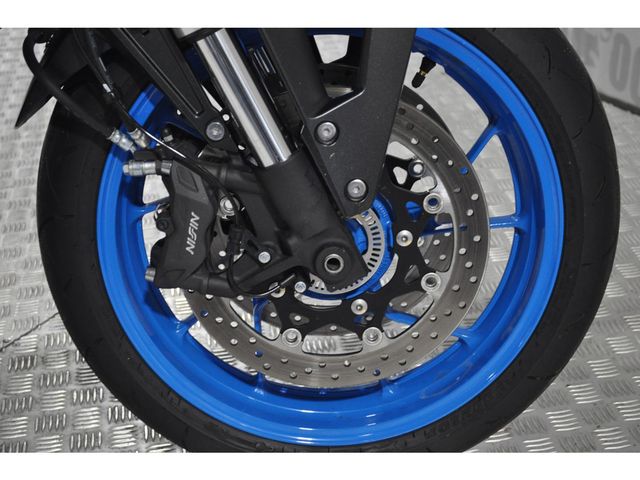 suzuki - gsx-8s
