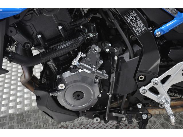 suzuki - gsx-8s