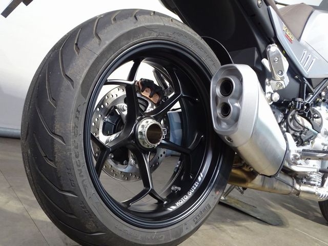 moto-guzzi - v-100-mandello-s