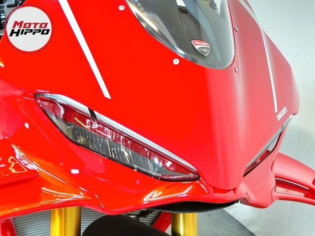 ducati - panigale-v4-r