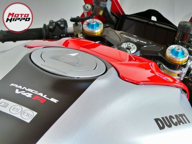 ducati - panigale-v4-r