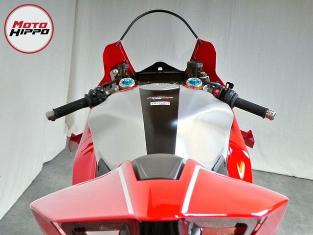 ducati - panigale-v4-r