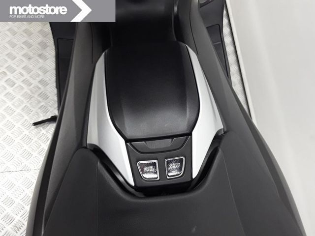 yamaha - xp-530-t-max