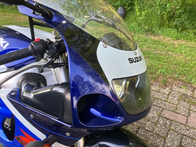 suzuki - gsx-r-750