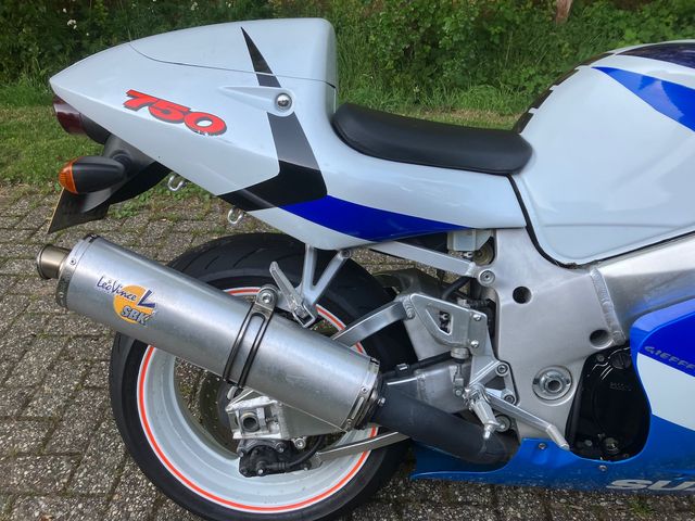suzuki - gsx-r-750