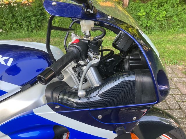 suzuki - gsx-r-750